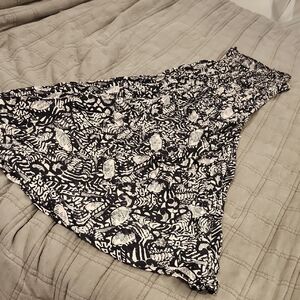 Raviya Black and White Patterned Open Back Maxi Dress Size L!